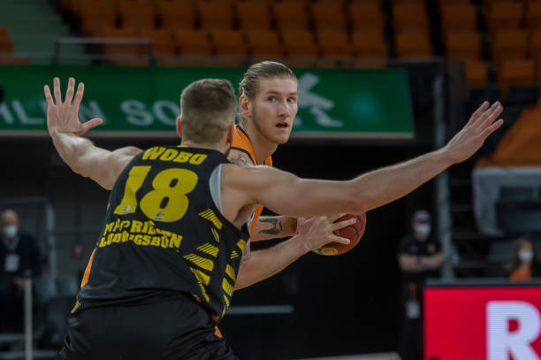 的双重考量 的双重考量